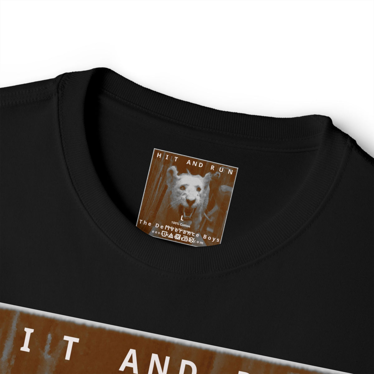 „Hit and Run" (The Deliverance Boys) White Lion Graphic Oversize Boxy T-Shirt