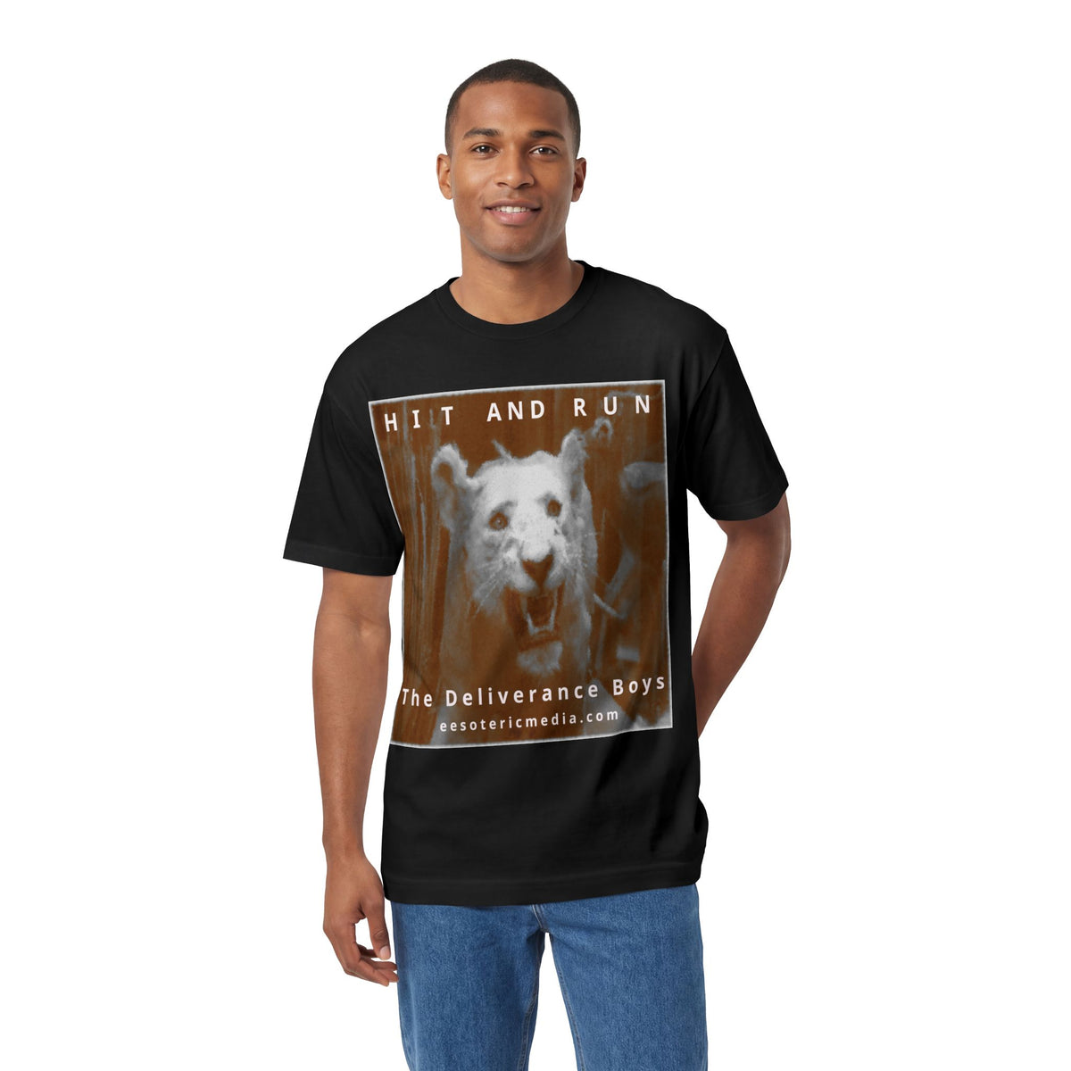 'Hit and Run' (The Deliverance Boys) ホワイトライオン グラフィック クラシックフィットTシャツ