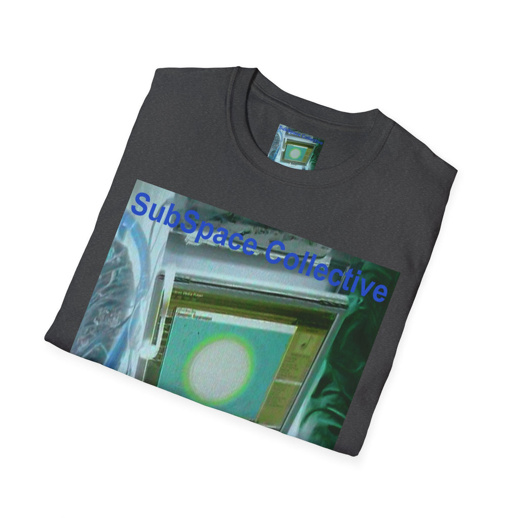 T-shirt rétro science-fiction style « softstyle » « Connecting To SubSpace » (SubSpace Collective)