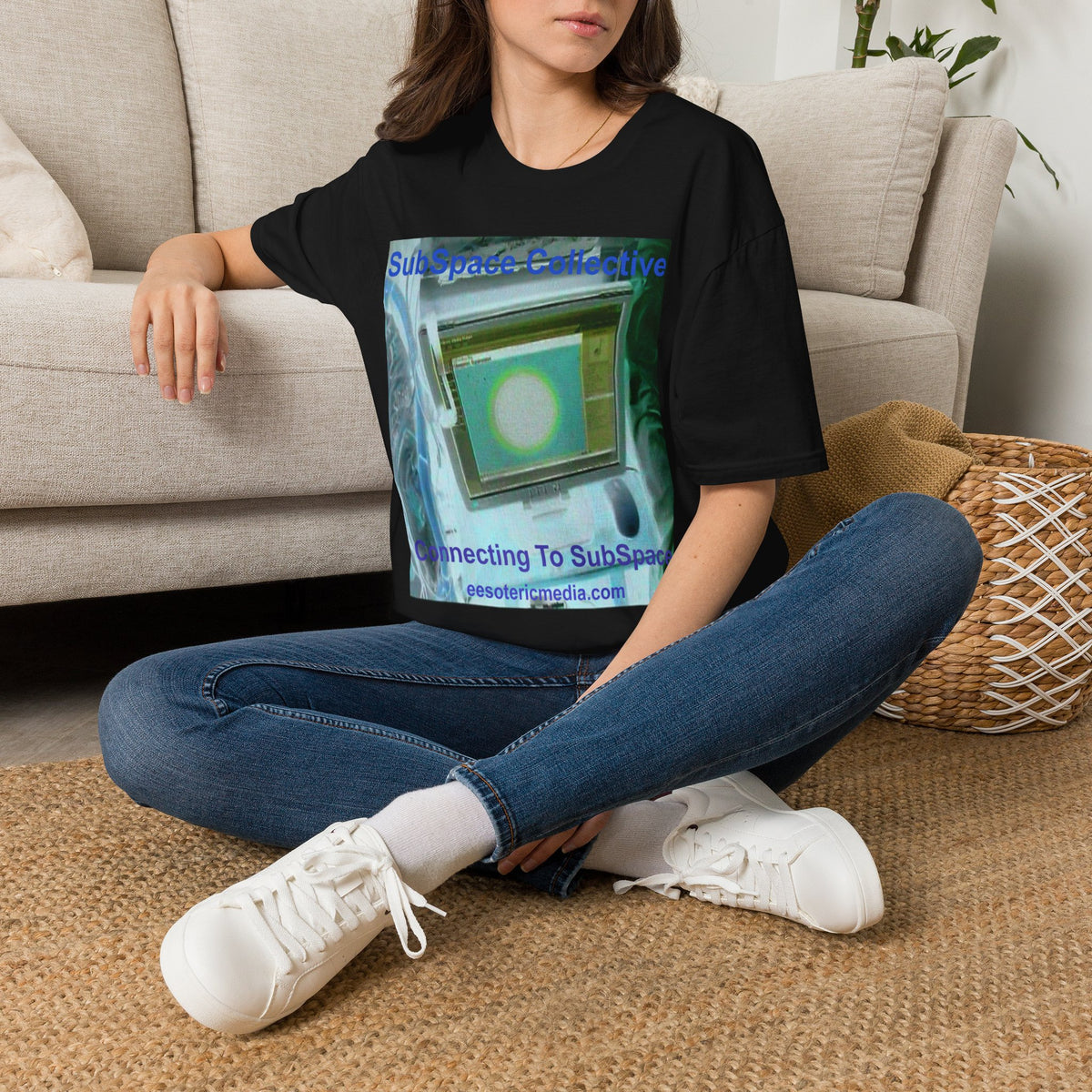 T-shirt rétro science-fiction style « softstyle » « Connecting To SubSpace » (SubSpace Collective)