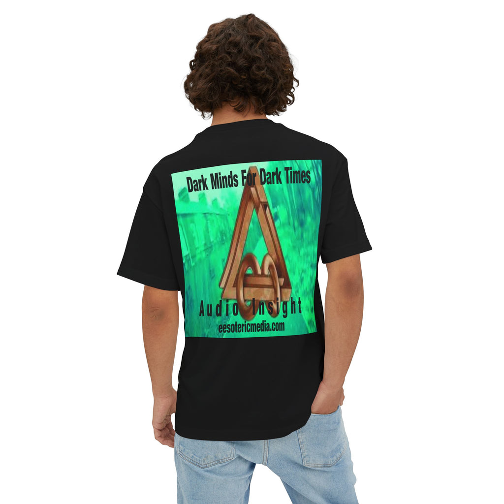 'Dark Minds For Dark Times' (Audio Insight) Camiseta Oversize de Corte Cuadrado Gráfica Surrealista de Símbolo de Ciencia Ficción