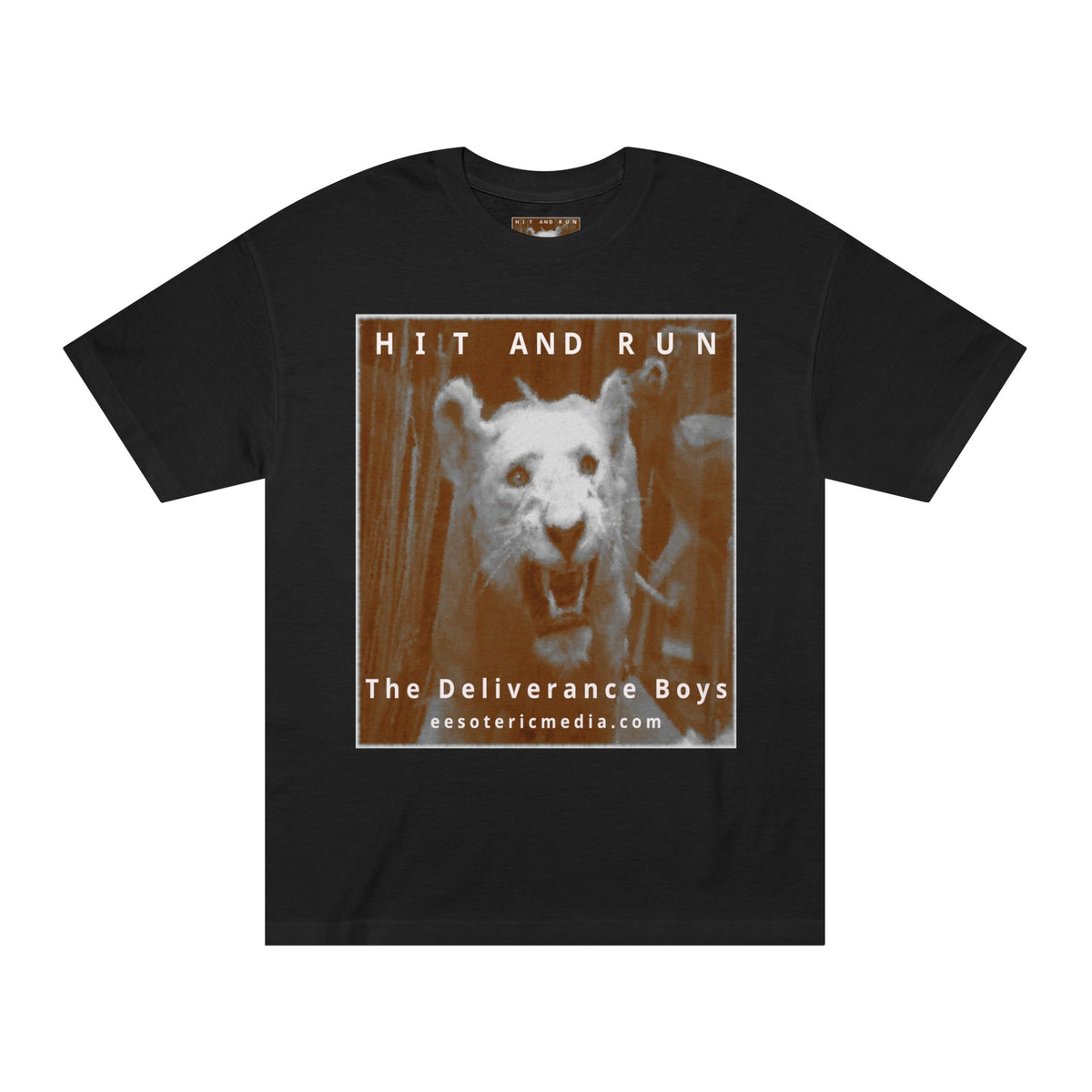 'Hit and Run' (The Deliverance Boys) ホワイトライオン グラフィック クラシックフィットTシャツ