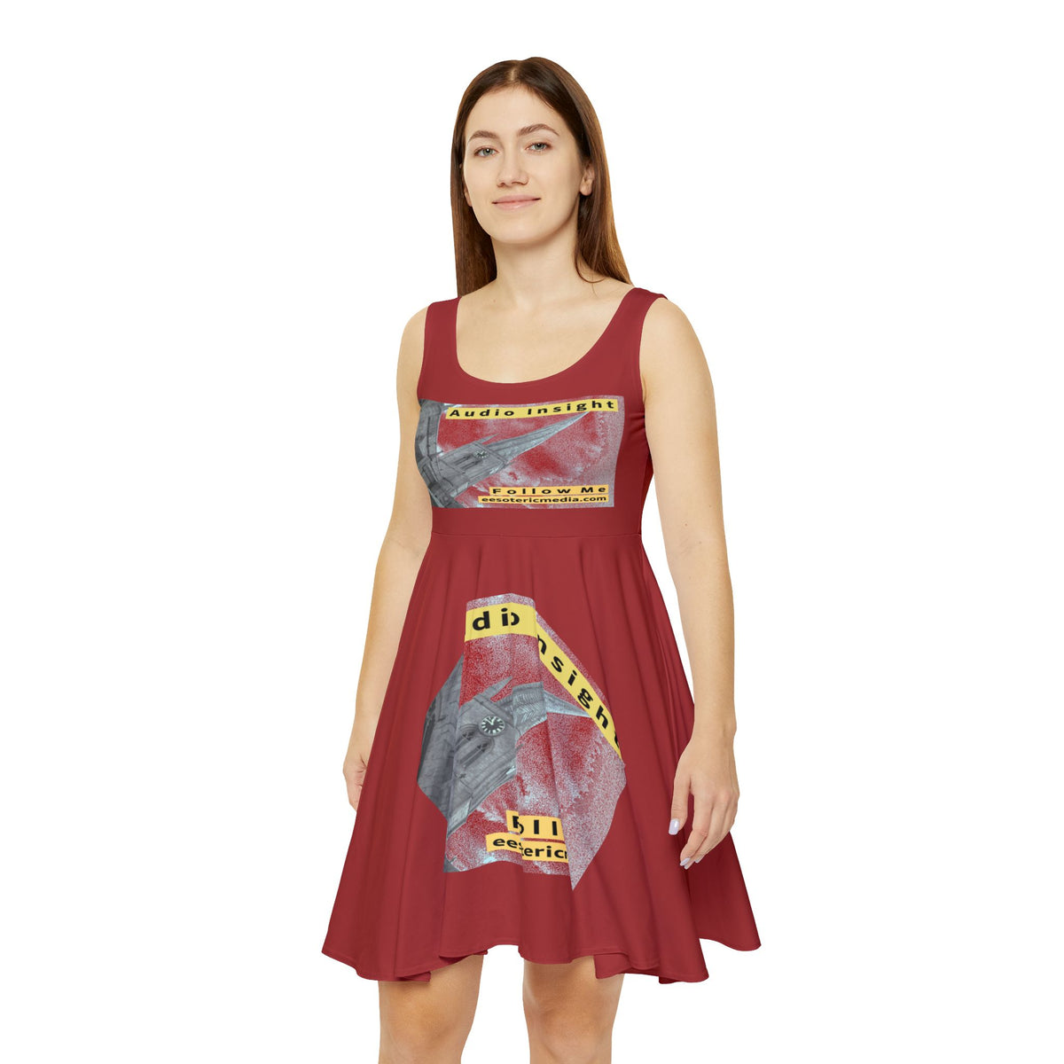'Follow Me' (Audio Insight) 绿色科幻骷髅图案宽松箱型 T 恤