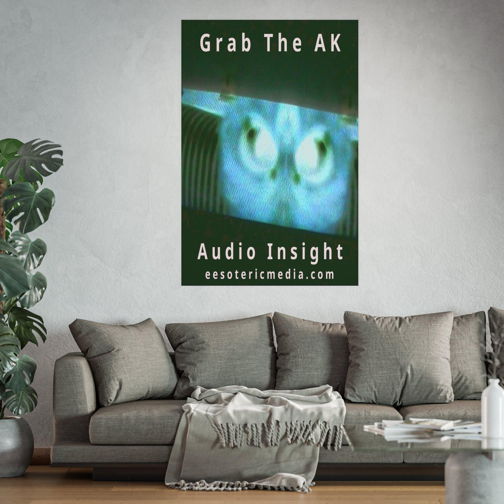 「Grab The AK」 (Audio Insight) 不気味でシュールなデジタル生命体のアートプリント（大判）、100 × 150 cm
