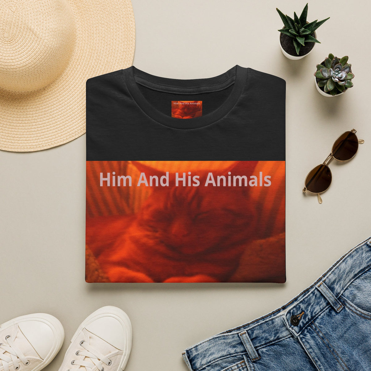'Him And His Animals' (The Deliverance Boys) シュールな猫グラフィック ソフトスタイル Tシャツ