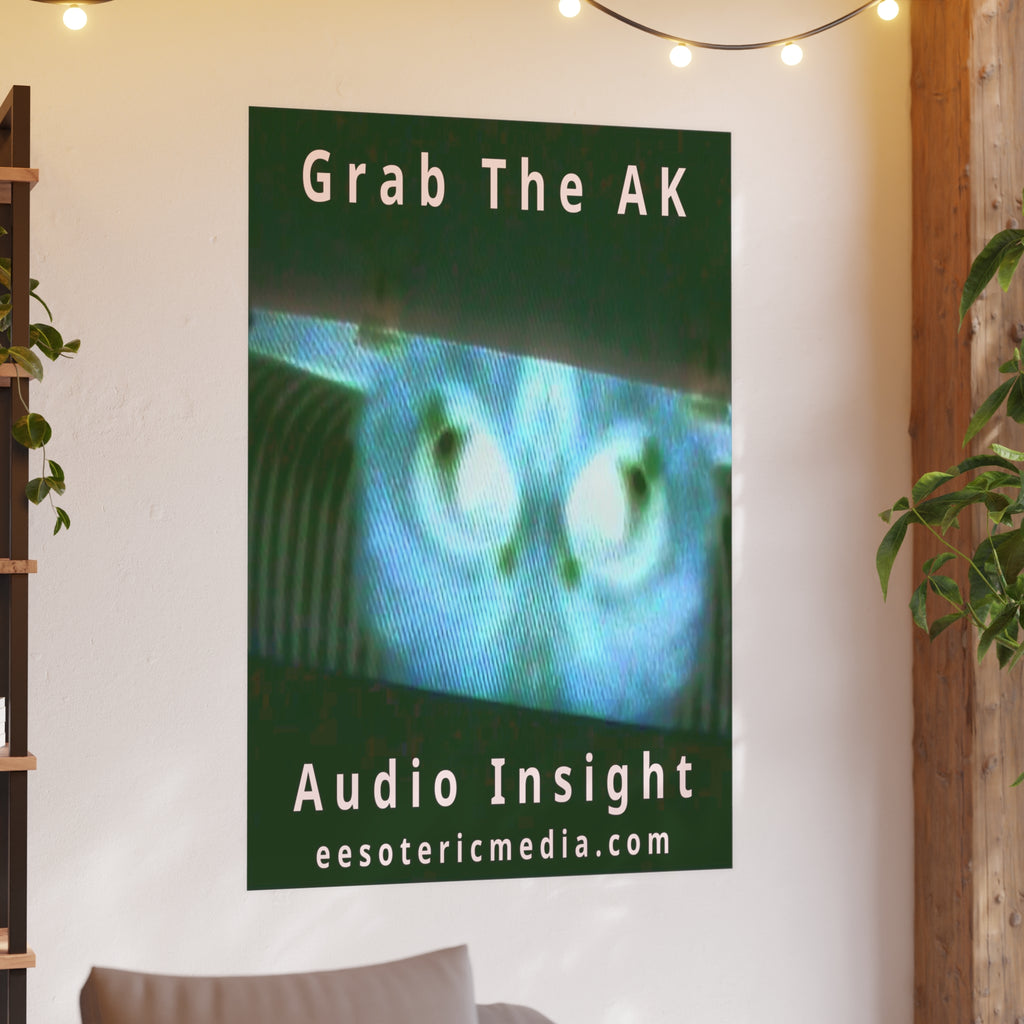 「Grab The AK」 (Audio Insight) 不気味でシュールなデジタル生命体のアートプリント（大判）、100 × 150 cm
