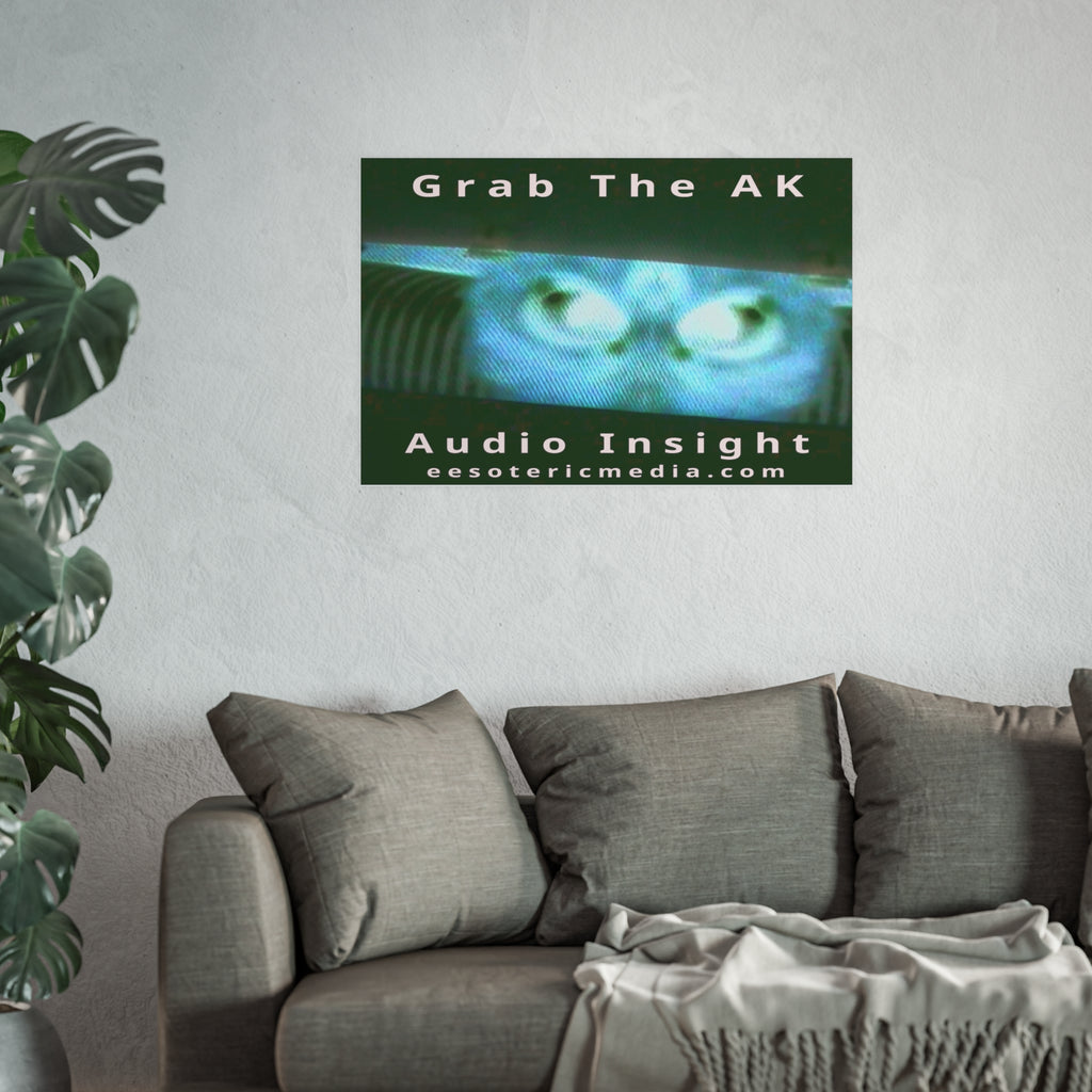 'Grab The AK' (Audio Insight) भयावह अतियथार्थवादी डिजिटल प्राणी कला प्रिंट 36"x24" (90cm x 60cm)
